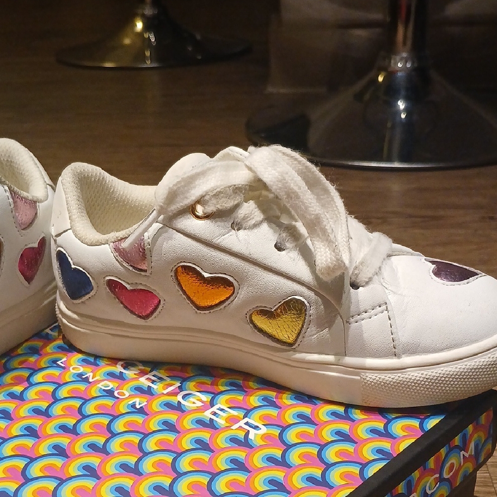Kurt Geiger Mini Lane Love Sneakers with Heart Accents - Picture 6 of 6
